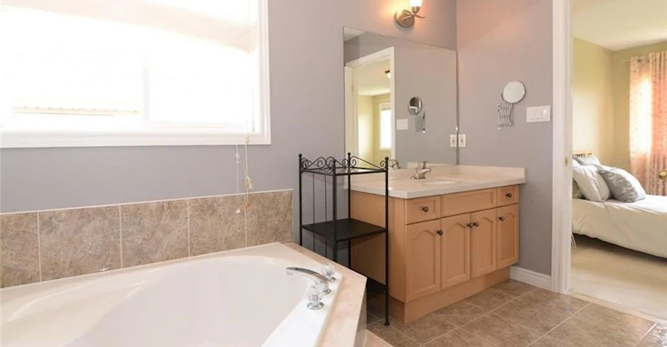 24 Bosworth Street, Hamilton, ON, L9K 1N8 - 17