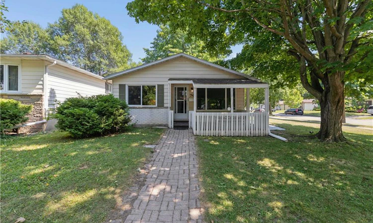 74 Helene Crescent