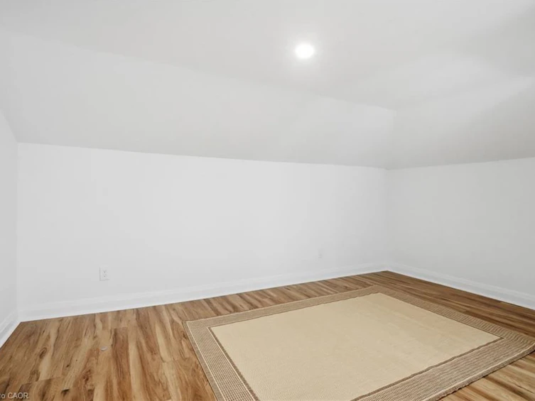 326 Old Brock Road, Hamilton, ON, L9H 5H6 - 32