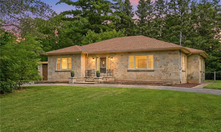 326 Old Brock Road