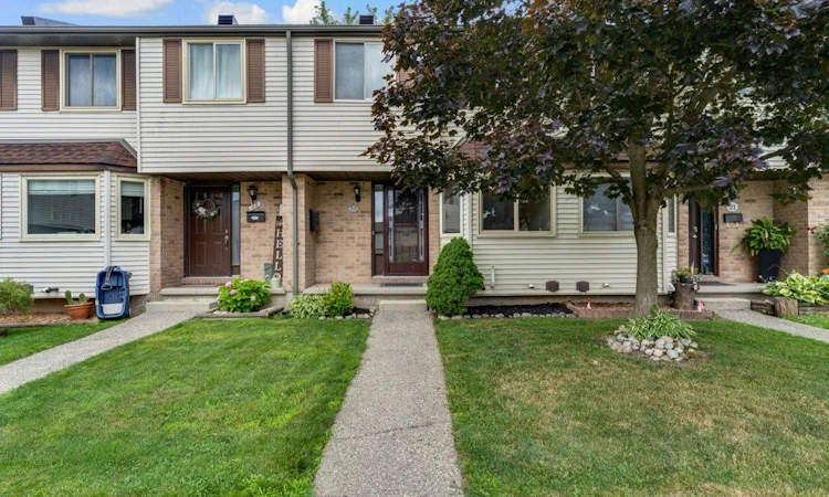22-700 Erinbrook Drive