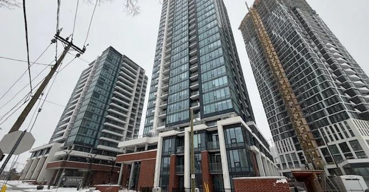 2405-15 Wellington Street S, Kitchener, ON, N2G 0E4