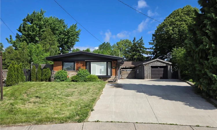 17 Carmen Avenue