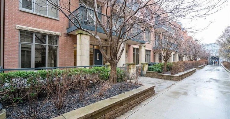 320-330 Princess Royal Drive, Mississauga, ON, L5B 4P7