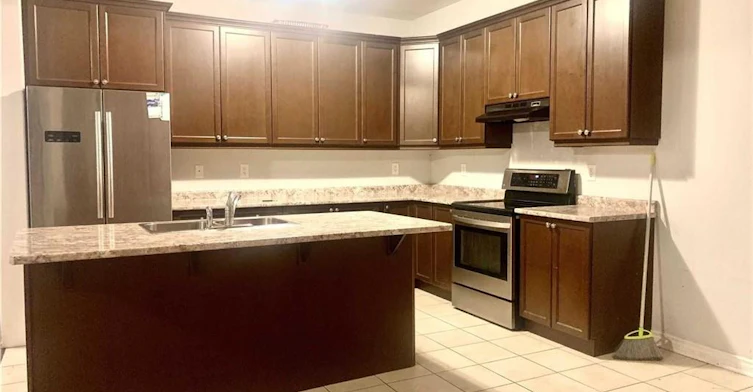 9 Troyer Street, Brampton, ON, L7A 4T4 - 12