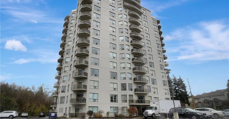 303-255 Keats Way, Waterloo, ON, N2L 6N6 - 2