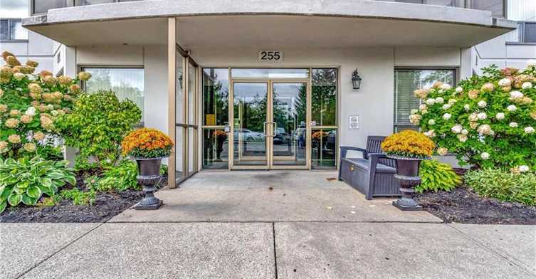 303-255 Keats Way, Waterloo, ON, N2L 6N6 - 15