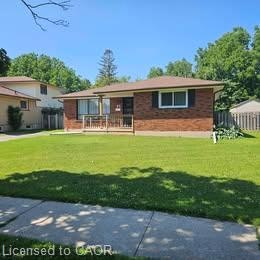 65 Winding Way, Brantford, ON, N3R 3S4