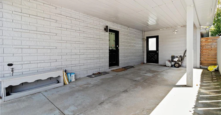 LOWER-61 Goldfinch Road, Hamilton, ON, L9A 3W9 - 3