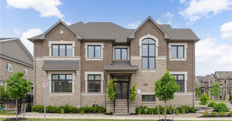 1388 Aymond Crescent, Oakville, ON, L6H 7W9 - 2