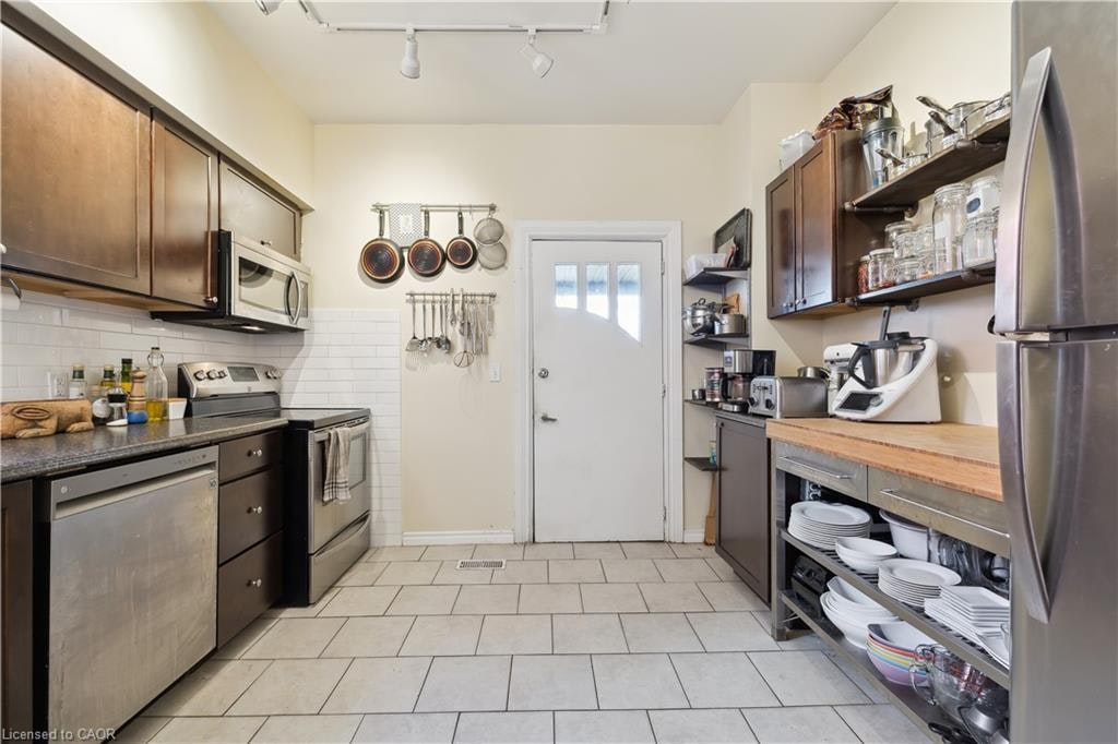 28 St Matthews Avenue, Hamilton, ON, L8L 5P3 - 13
