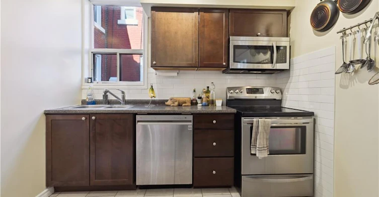 28 St Matthews Avenue, Hamilton, ON, L8L 5P3 - 14