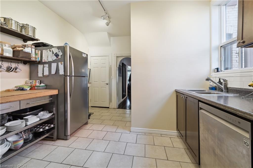 28 St Matthews Avenue, Hamilton, ON, L8L 5P3 - 15