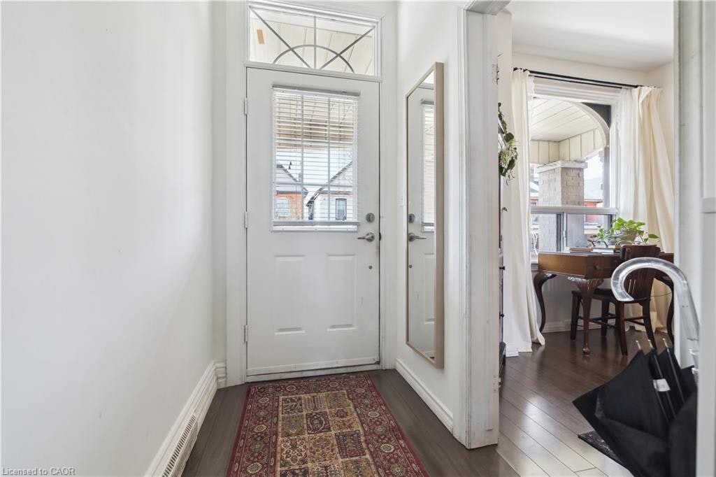 28 St Matthews Avenue, Hamilton, ON, L8L 5P3 - 6