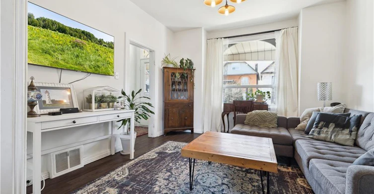 28 St Matthews Avenue, Hamilton, ON, L8L 5P3 - 7