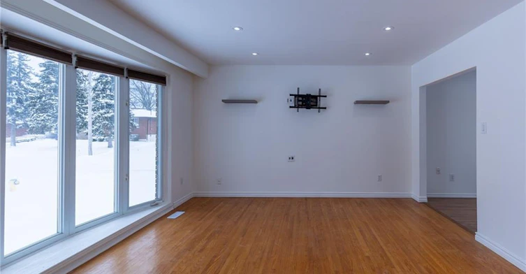 Main-1 Eldrid Court, Grimsby, ON, L3M 1Z1 - 3