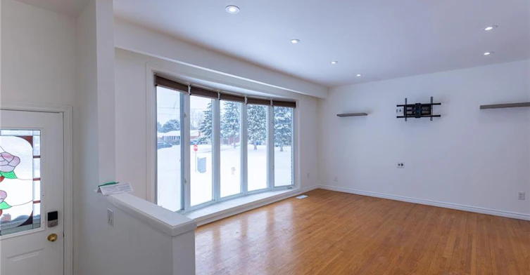 Main-1 Eldrid Court, Grimsby, ON, L3M 1Z1 - 2
