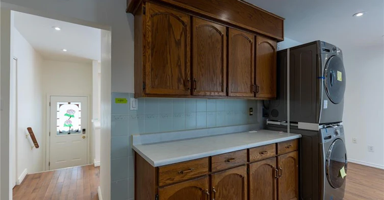 Main-1 Eldrid Court, Grimsby, ON, L3M 1Z1 - 10