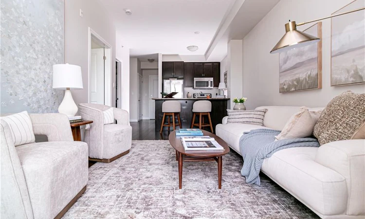 221-35 Southshore Crescent