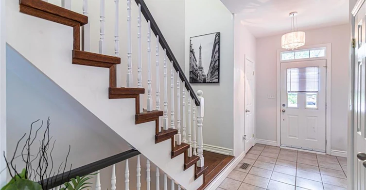 2138 Crosswinds Court, Burlington, ON, L7M 4K9 - 2