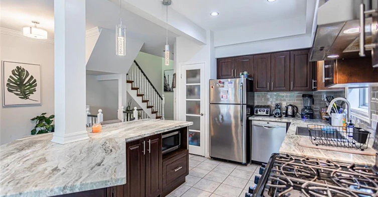 2138 Crosswinds Court, Burlington, ON, L7M 4K9 - 8