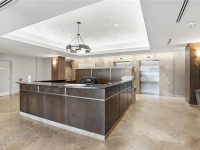 1302-360 Pearl Street - 4