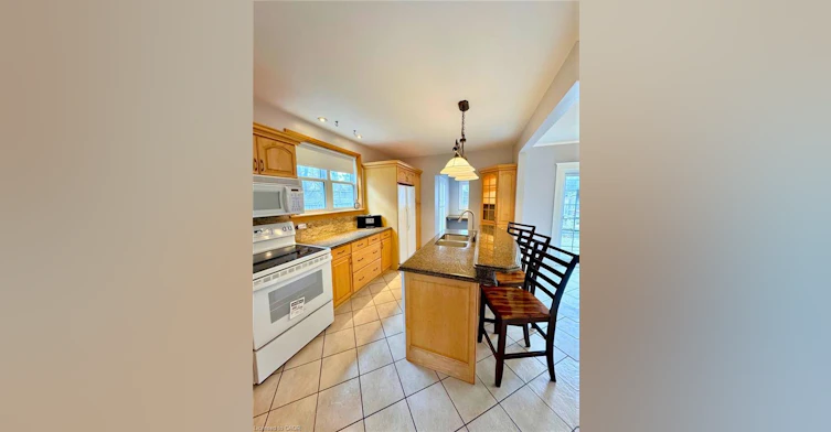 9 Filbert Street, Kitchener, ON, N2H 1Y1 - 4