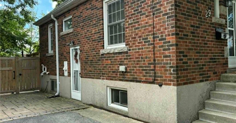 LOWER-29 East 41st Street, Hamilton, ON, L8T 2Z4 - 2