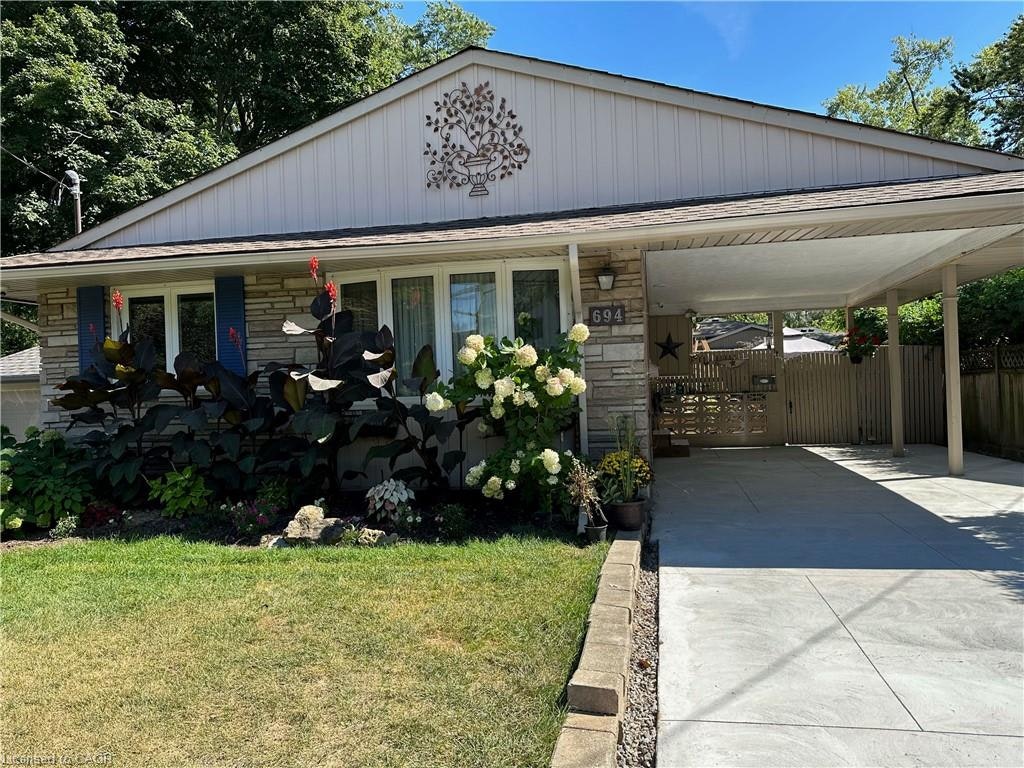Upper-694 Niagara Street, St. Catharines, ON, L2M 3R9