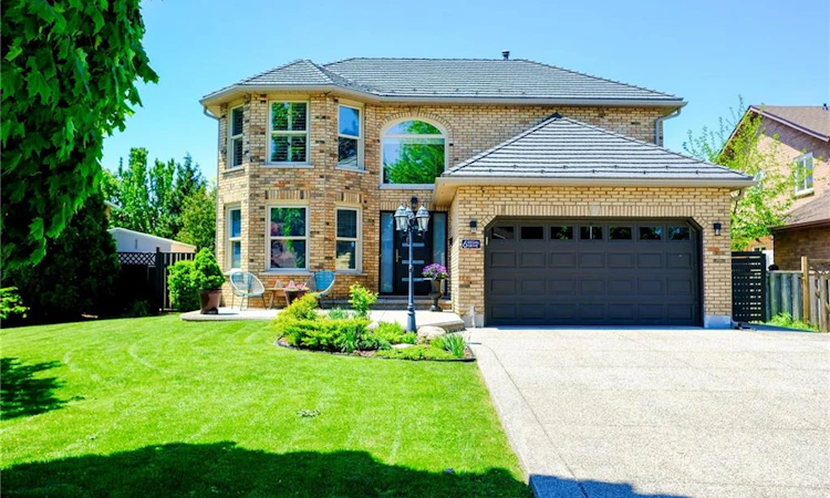 6 Regal Drive