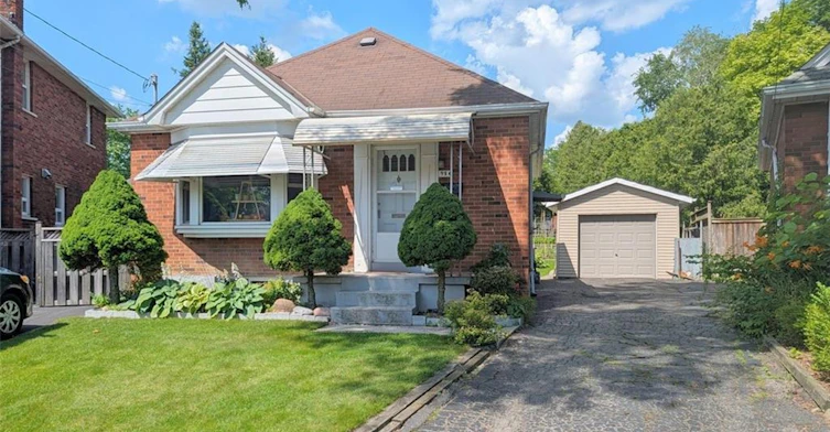 2-98 Kipling Road, Hamilton, ON, L8S 3X5