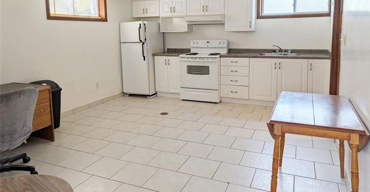 2-98 Kipling Road, Hamilton, ON, L8S 3X5 - 2