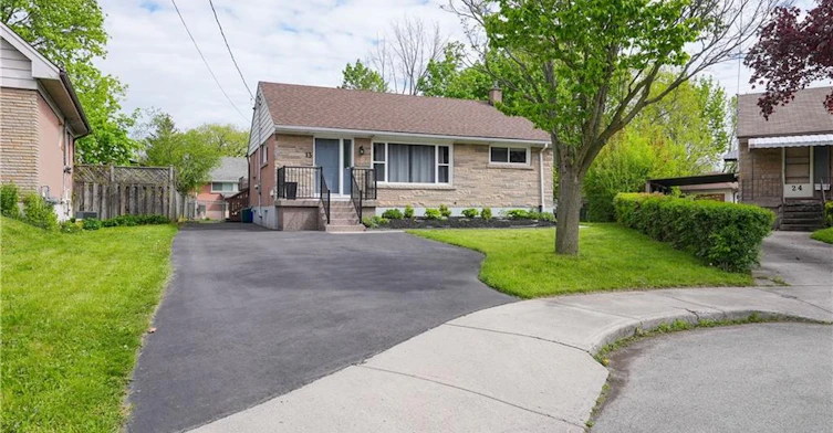 Lower-13 Beaucourt Place, Hamilton, ON, L8S 2P8 - 2
