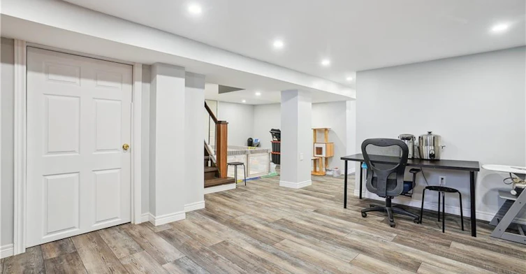Lower-13 Beaucourt Place, Hamilton, ON, L8S 2P8 - 13