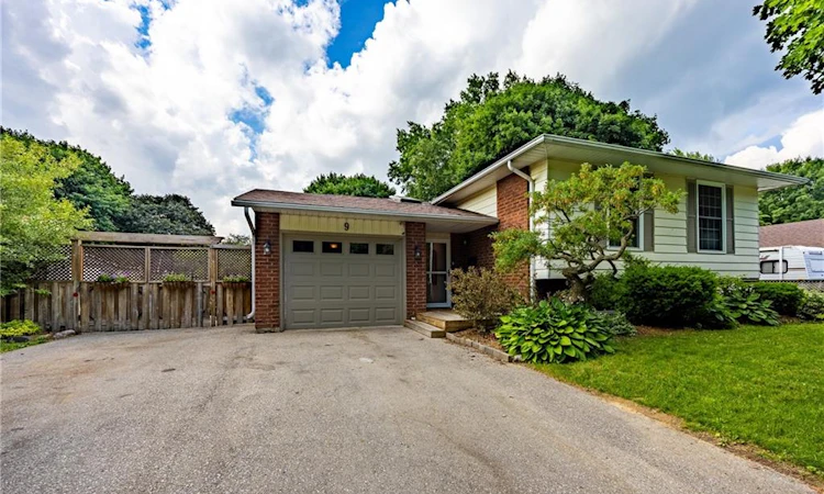 9 Adams Lane