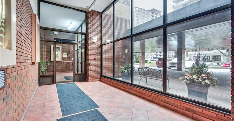 305-222 Jackson Street W, Hamilton, ON, L8H 4S9 - 2