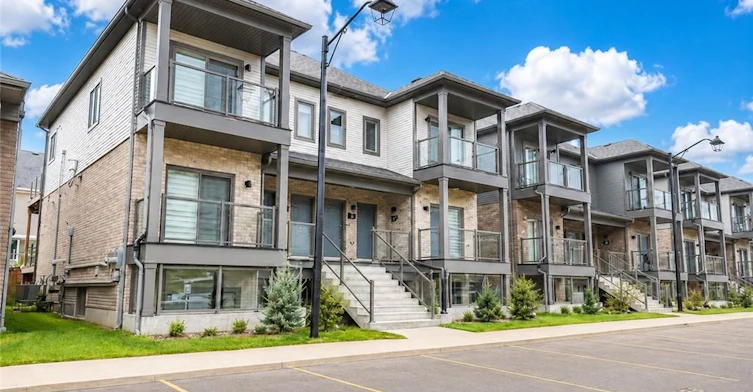 32-205 West Oak Trail, Kitchener, ON, N2R 0R9