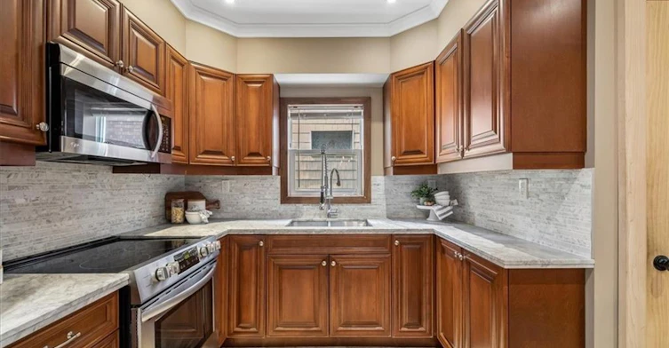 25 Ottawa Street S, Hamilton, ON, L8K 2C9 - 8