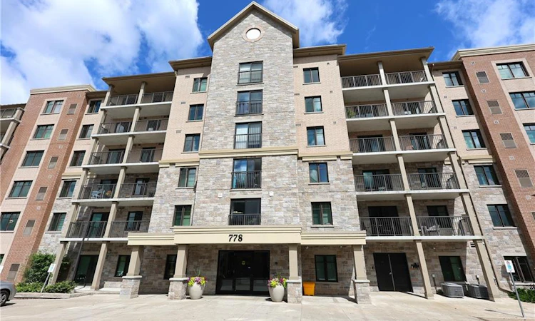 405-778 Laurelwood Drive
