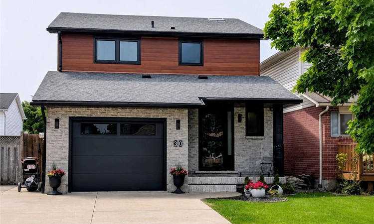 30 Buchanan Crescent