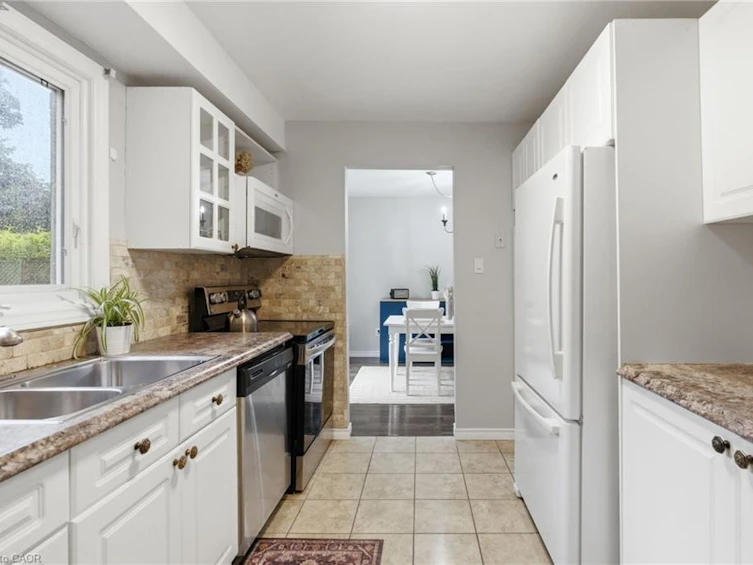2367 Montgomery Drive, Burlington, ON, L7P 4A6 - 13