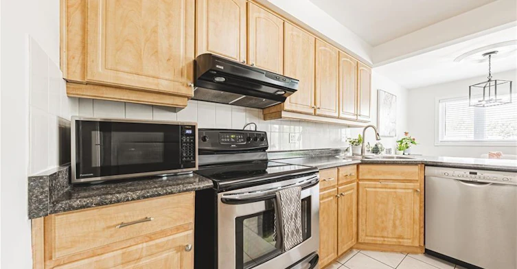 30-3050 Pinemeadow Drive, Burlington, ON, L7M 3X5 - 9