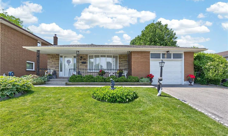 11 Fassett Avenue