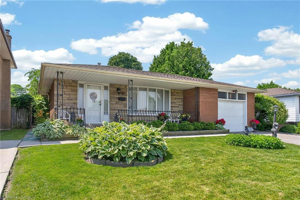 11 Fassett Avenue, Hamilton, ON, L9C 4E6