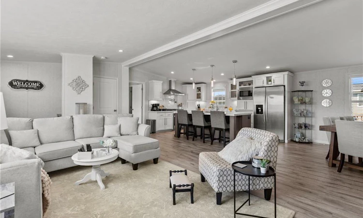 13 Hickory Hollow