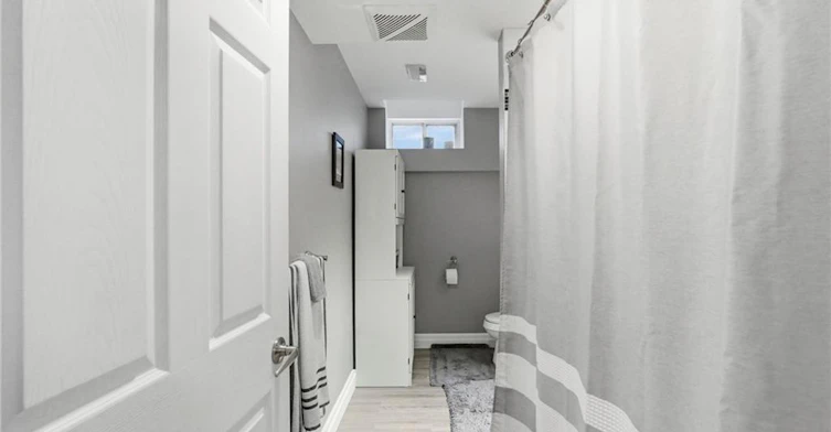 LOWER-303 Caledon Avenue, Hamilton, ON, L9C 3C9 - 25