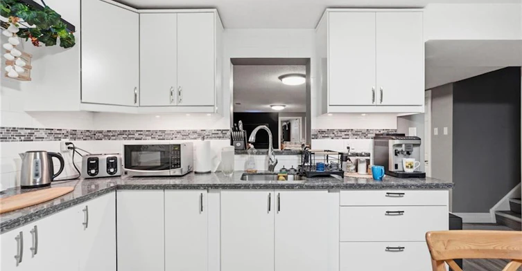 LOWER-303 Caledon Avenue, Hamilton, ON, L9C 3C9 - 18