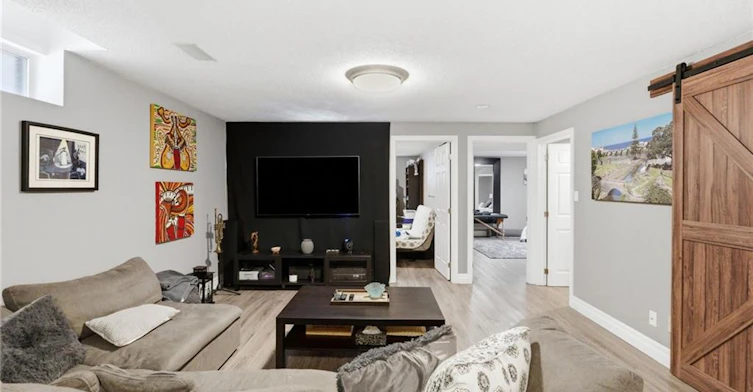 LOWER-303 Caledon Avenue, Hamilton, ON, L9C 3C9 - 9