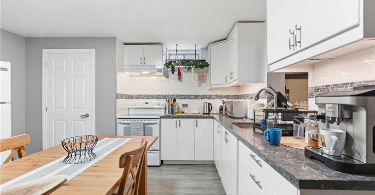 LOWER-303 Caledon Avenue, Hamilton, ON, L9C 3C9 - 19