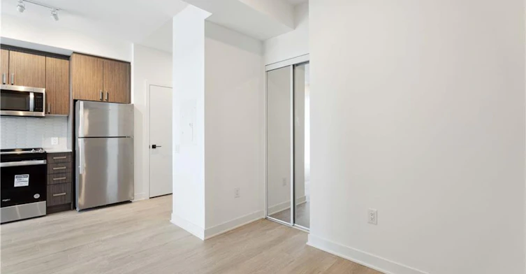 1302-2782 Barton Street E, Hamilton, ON, L8E 2J8 - 7